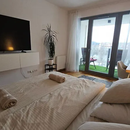 Vltava River Apartment *